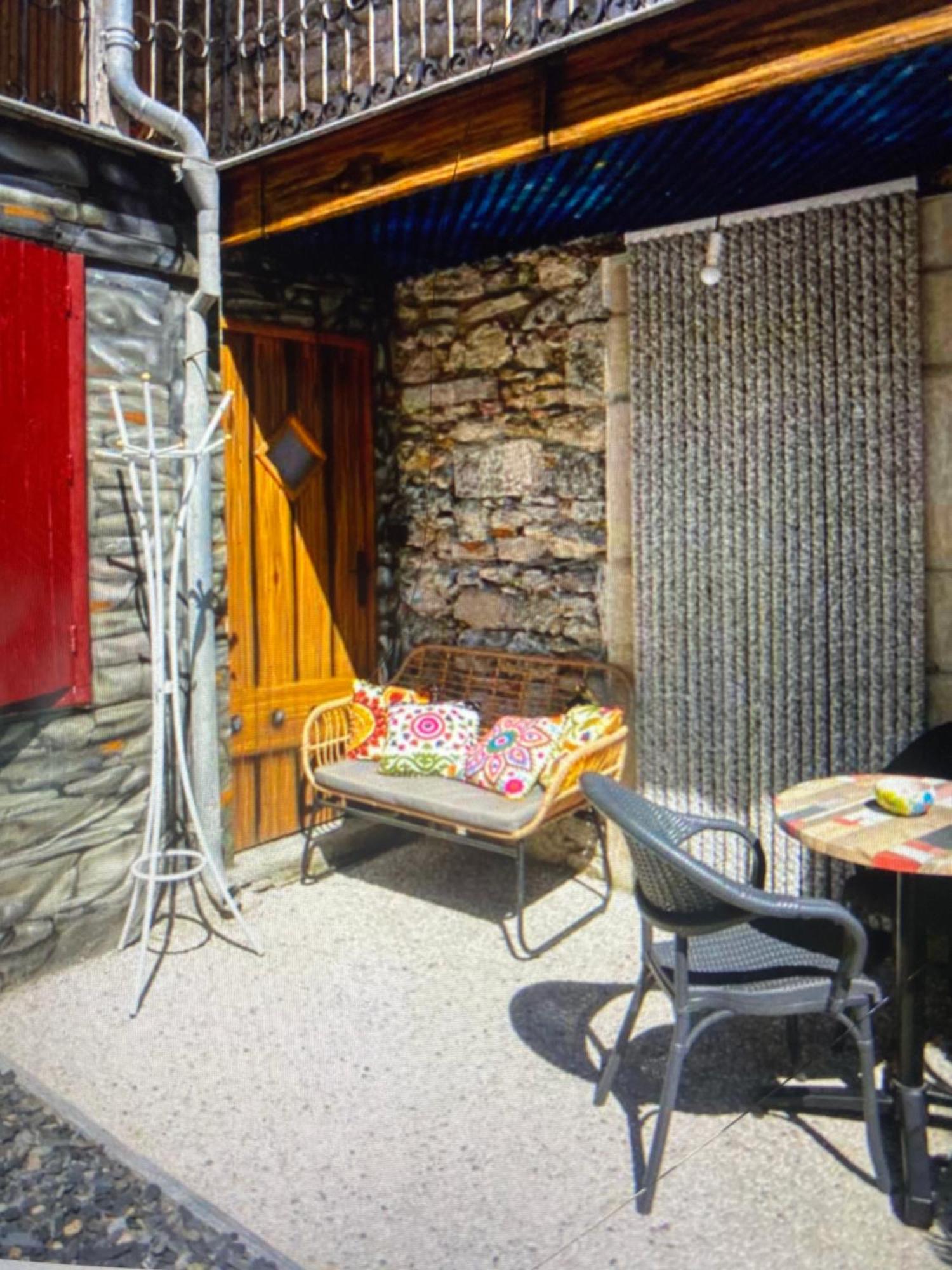 A Nouste Chambres D'Hotes Et Gite Only Adults 캄팡 외부 사진