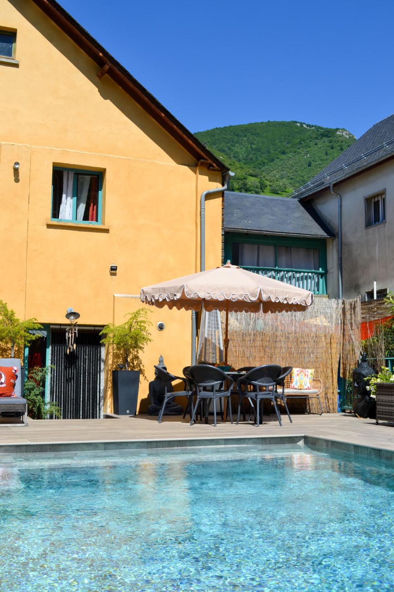 A Nouste Chambres D'Hotes Et Gite Only Adults 캄팡 외부 사진