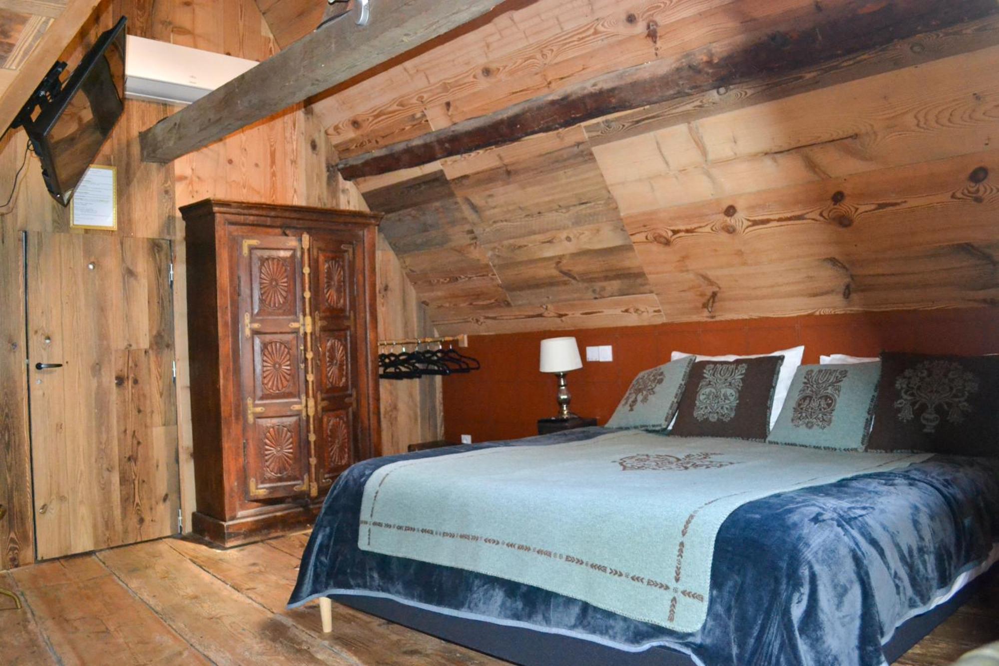 A Nouste Chambres D'Hotes Et Gite Only Adults 캄팡 외부 사진