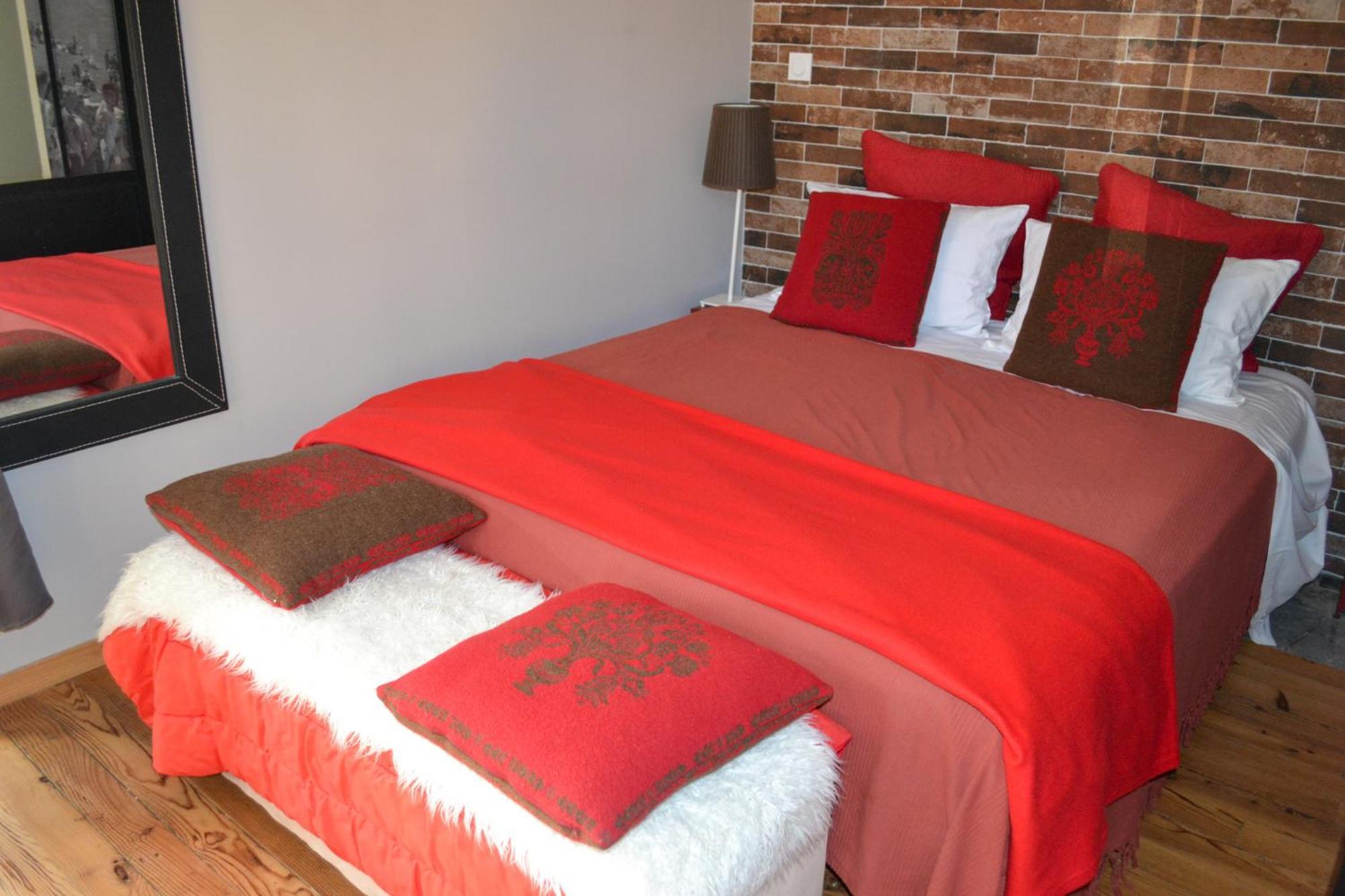 A Nouste Chambres D'Hotes Et Gite Only Adults 캄팡 외부 사진
